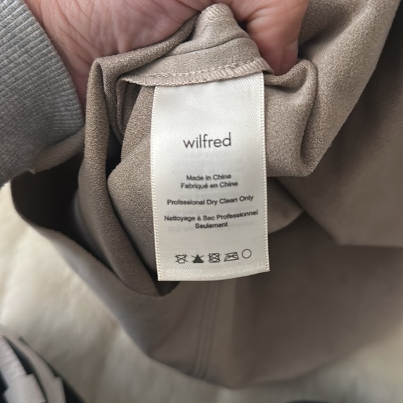 XS Aritzia Wilfred taupe faux suede sleeveless crop top - Picture 4 of 5